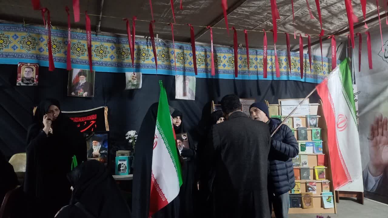 حضور امیرحسین بانکی‌پور در موکب فرهنگی اهل‌بیت(ع)؛ گفت‌وگو با مردم و تأکید بر پیگیری دغدغه‌ها