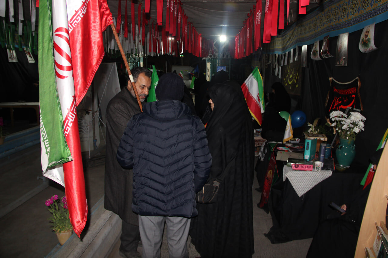 حضور امیرحسین بانکی‌پور در موکب فرهنگی اهل‌بیت(ع)؛ گفت‌وگو با مردم و تأکید بر پیگیری دغدغه‌ها