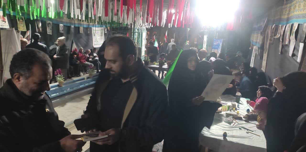 حضور امیرحسین بانکی‌پور در موکب فرهنگی اهل‌بیت(ع)؛ گفت‌وگو با مردم و تأکید بر پیگیری دغدغه‌ها