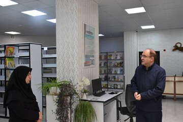 بازدید مدیرکل از کتابخانه های تبریز
