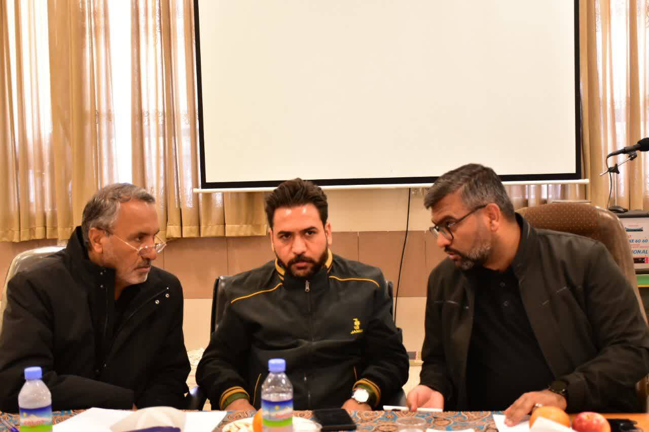 مدیرکل کتابخانه‌های عمومی فارس از کتابخانه سیل زده جهرم بازدید کرد