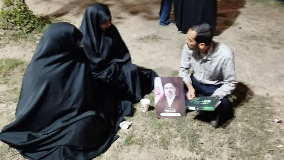 کتابی که در شبهای اجتماع خونخواهان قائد امت، دست به دست شد