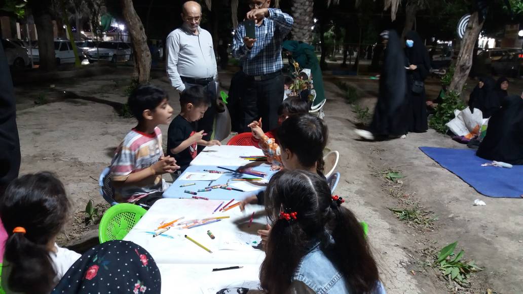 چراغ دانایی در شب‌های آبادان روشن ماند؛ برپایی موکب فرهنگی کتابداران برای کودکان و نوجوانان