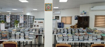 اهدای کتاب به کتابخانه دارابگرد فارس