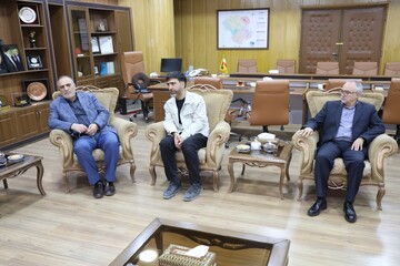دیدار دبیرکل نهاد کتابخانه‌های عمومی کشور با استاندار در حاشیه سفر یک روزه به زنجان
