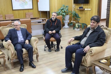 دیدار دبیرکل نهاد کتابخانه‌های عمومی کشور با استاندار در حاشیه سفر یک روزه به زنجان