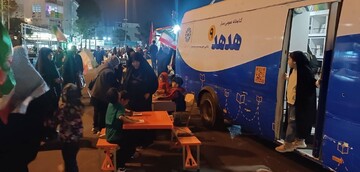 برپایی غرفه و اجرای پویش‌ فرهنگی «ایستاده برای ایران» در تجمع مردم محله تهرانپارس