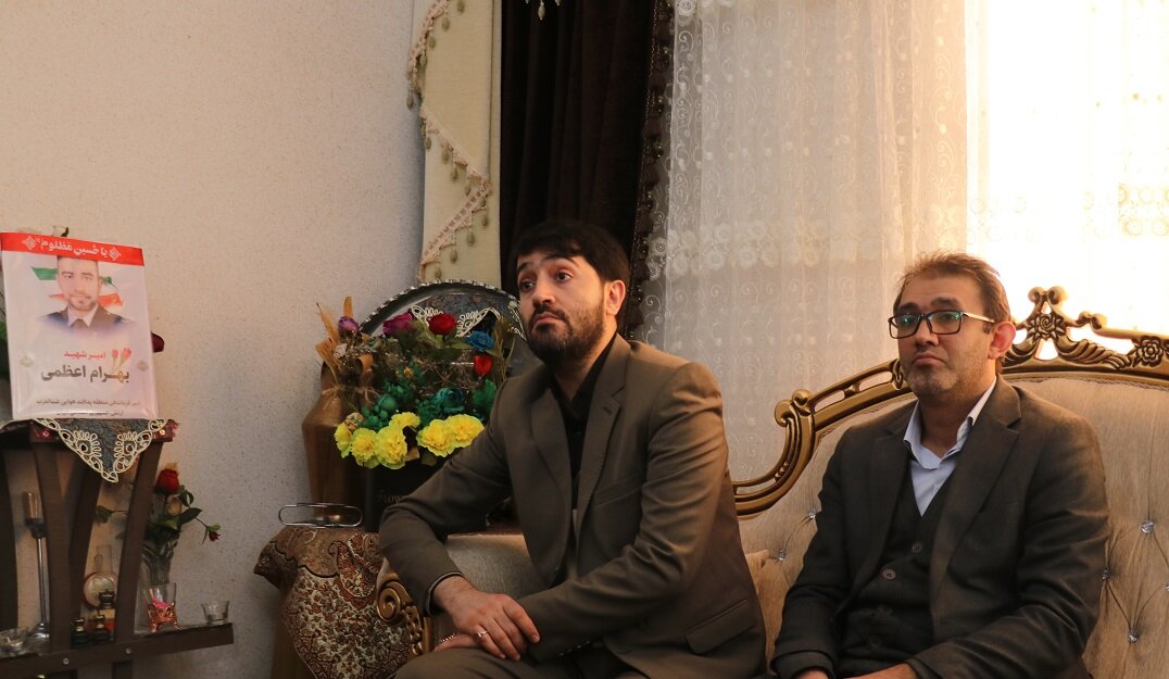 دیدار سرپرست کتابخانه های عمومی استان با خانواده شهدای جنگ تحمیلی سوم