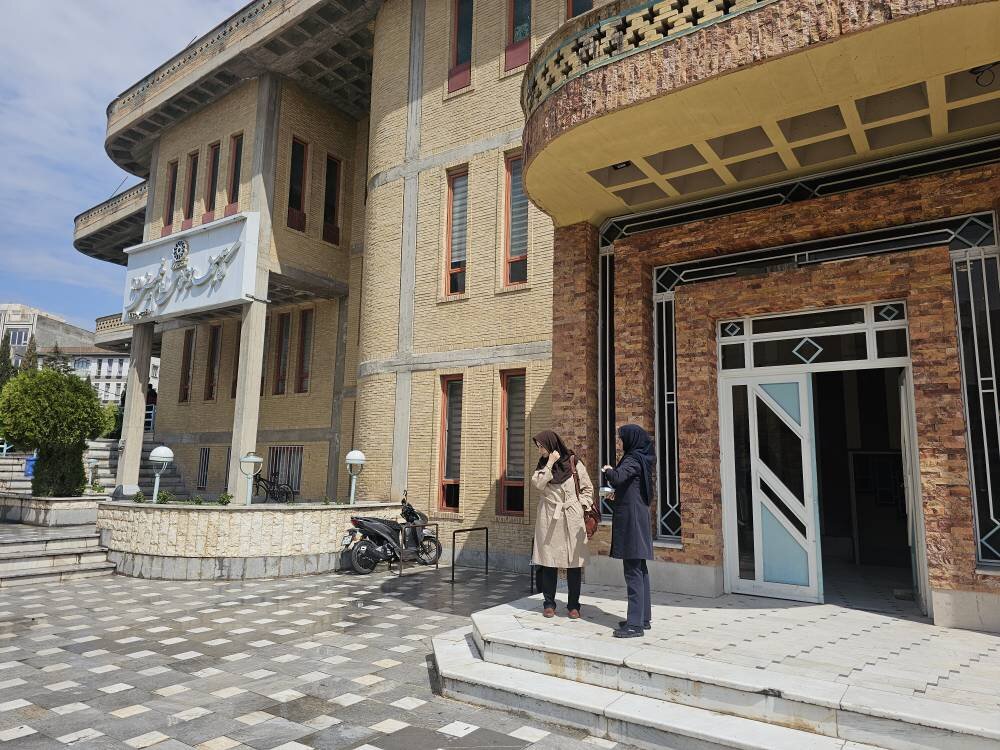 بازسازی کتابخانه امام 
