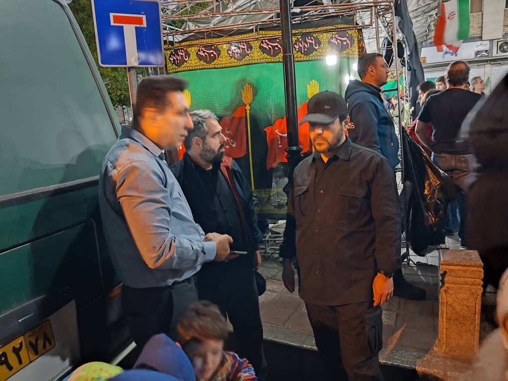 بازدید مسئولین نهاد کتابخانه های عمومی کشور از غرفه های شبانه کتابخانه های سیار استان