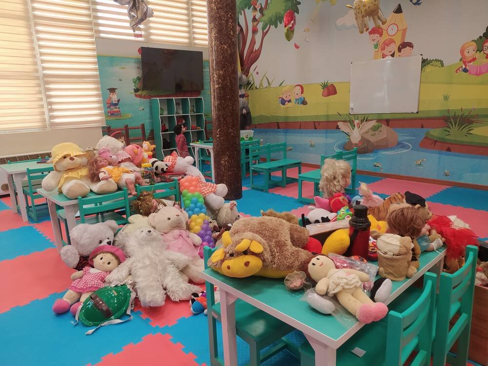 اهدای اسباببازی و تجهیزات فرهنگی به کتابخانههای عمومی بروجرد از سوی خیرین نیکاندیش