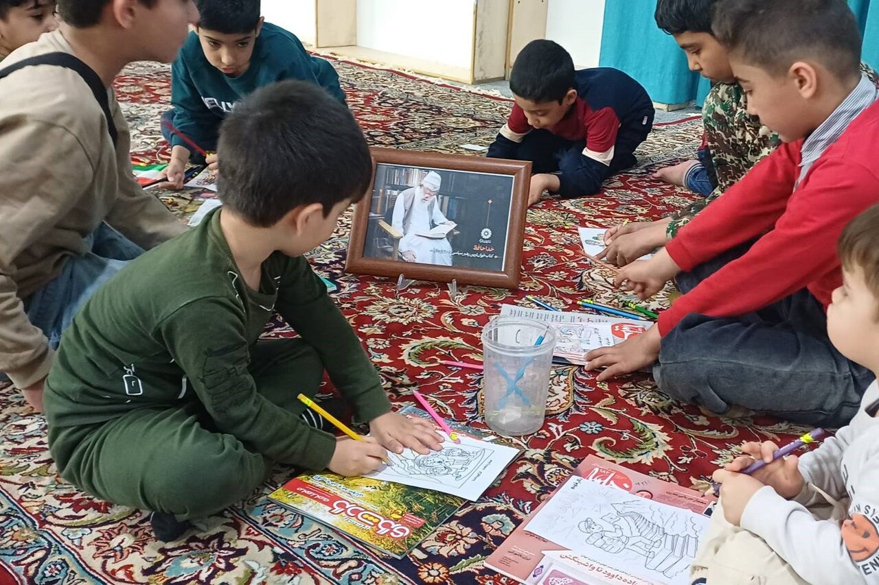تجلی دانایی و مقاومت در میز خدمت کتابخانه‌های عمومی شهرستان سرخس