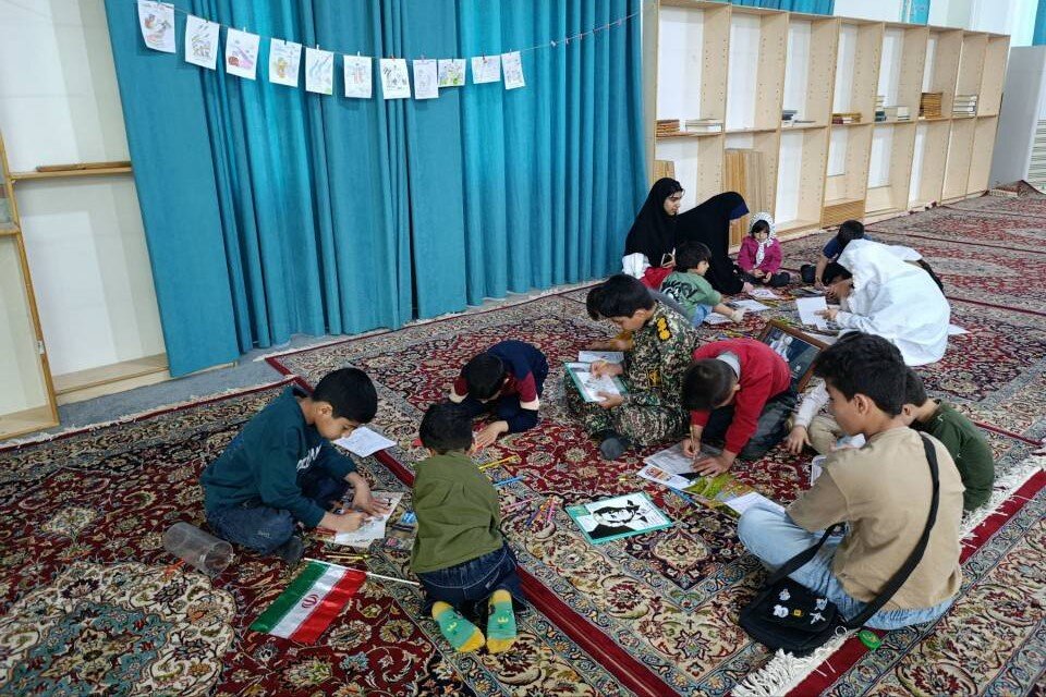 تجلی دانایی و مقاومت در میز خدمت کتابخانه‌های عمومی شهرستان سرخس
