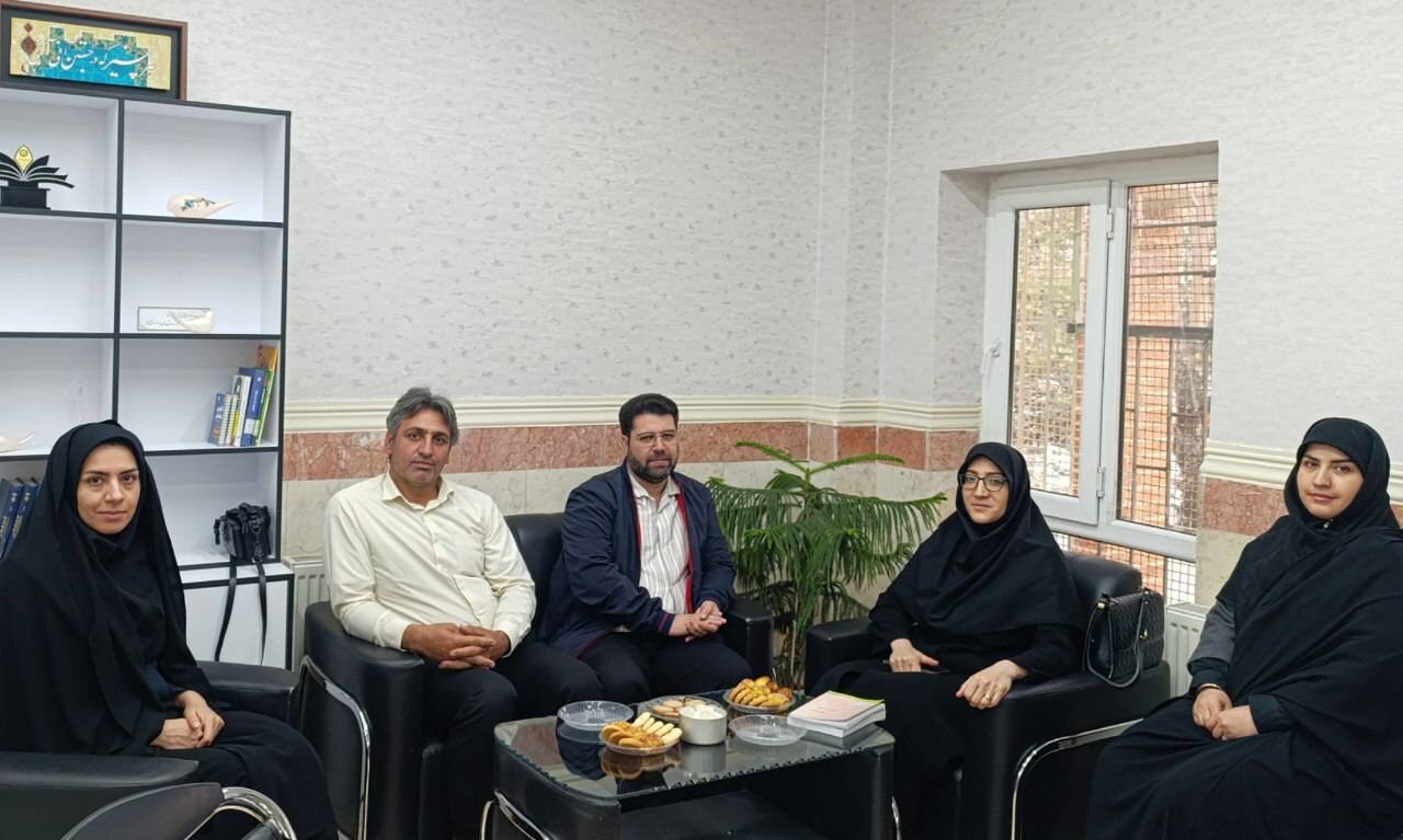 بازدید سرزده مدیرکل از کتابخانه امام جعفر صادق(ع) در شرایط جنگی تحمیلی صهیونی -امریکایی
