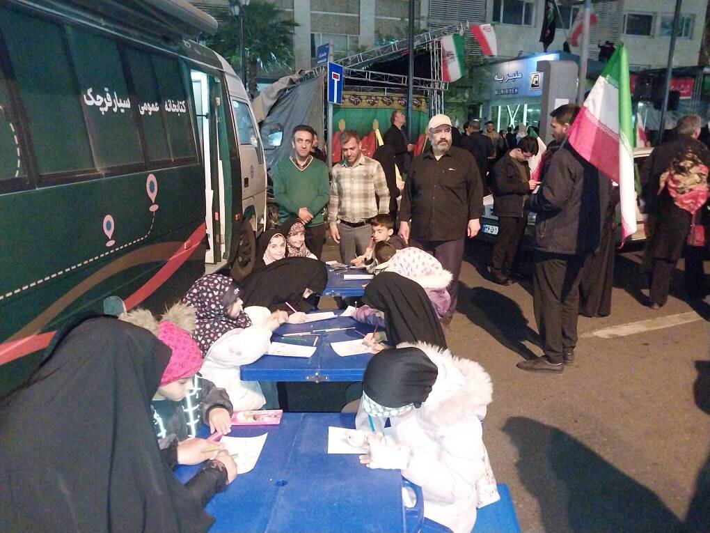 بازدید معاون برنامهریزی، پژوهش و فناوری نهاد کتابخانههای عمومی کشور از ایستگاه فرهنگی کتابخانه سیار استان تهران