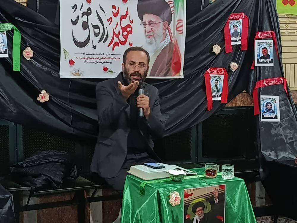 نشست تبیینی «جنگ رمضان و بررسی ابعاد تفسیری سوره فتح» در شهرستان سلماس برگزار شد