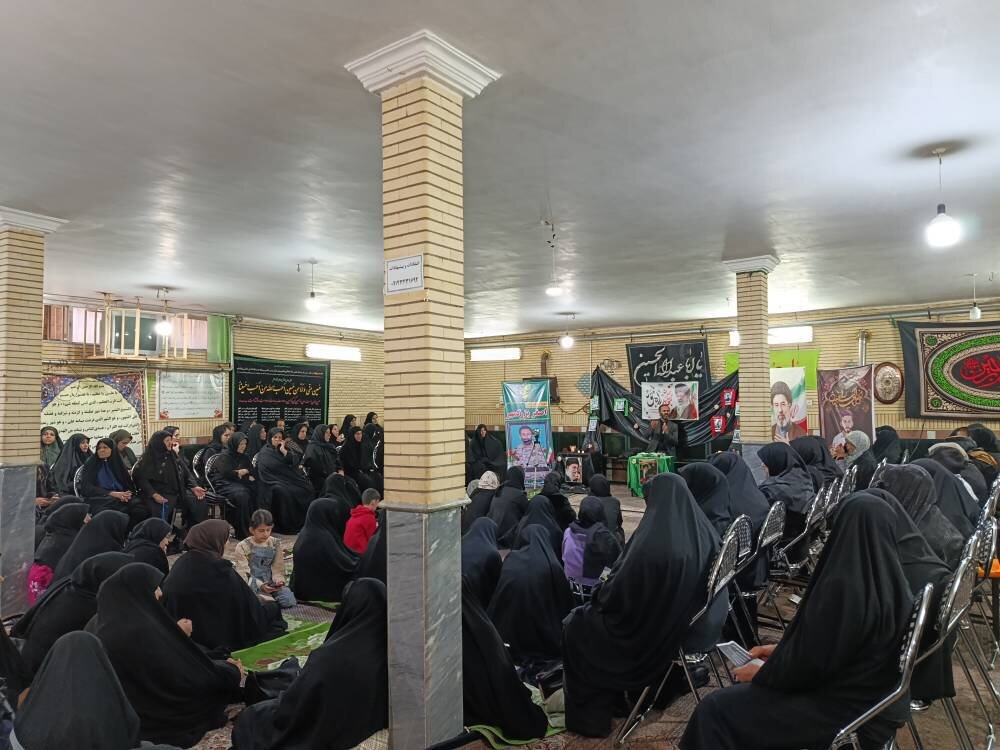 نشست تبیینی «جنگ رمضان و بررسی ابعاد تفسیری سوره فتح» در شهرستان سلماس برگزار شد