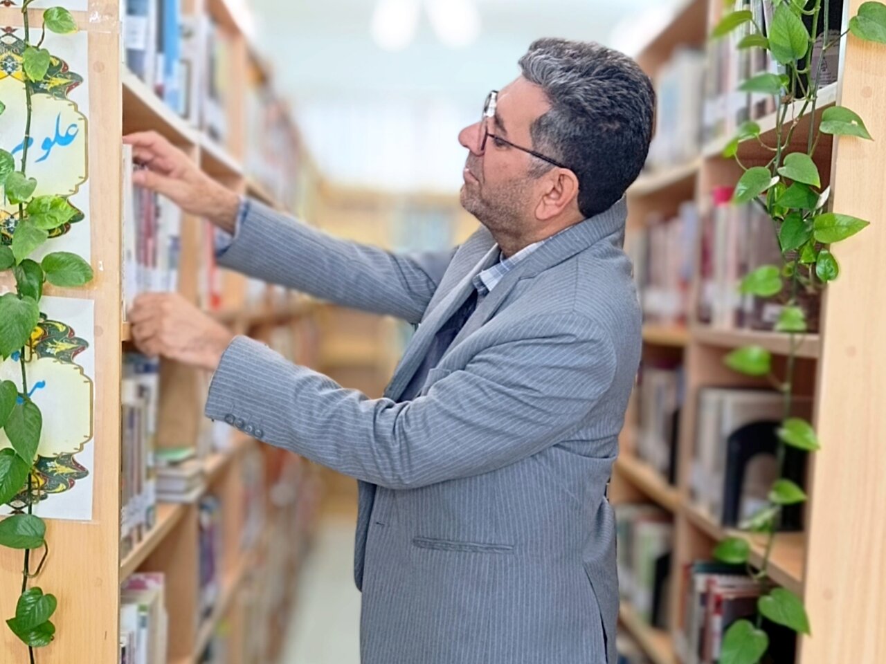 اهدای ۲۳ عنوان کتاب به کتابخانه عمومی شهید مطهری قائمیه