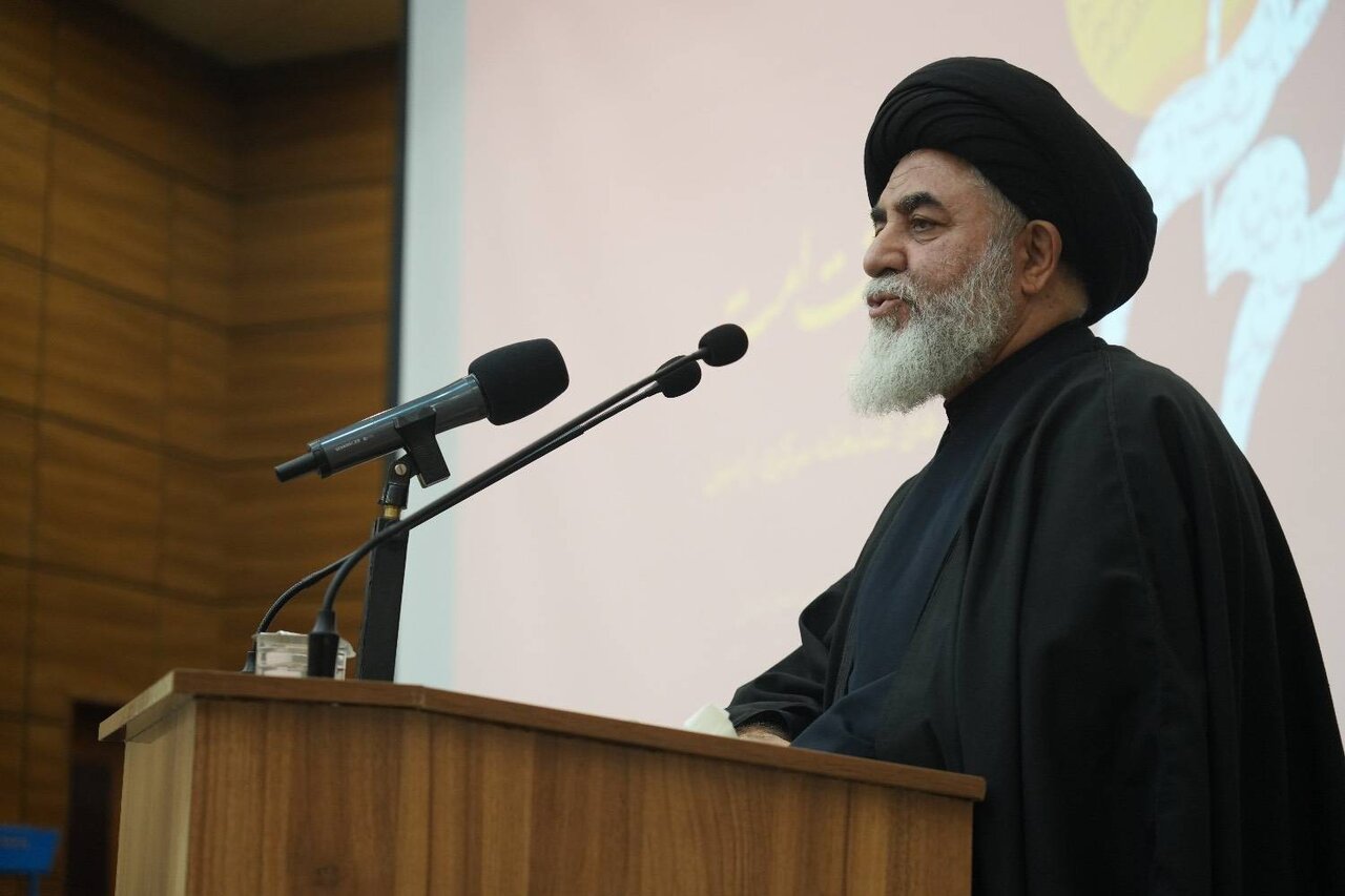 عصر شعر «شهادت امام، بعثت امت» با استقبال چشمگیر اهالی ولایی اردبیل برگزار شد