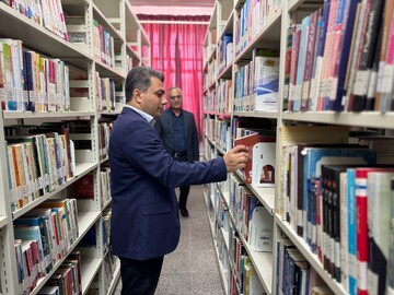 بازدید مدیر کل کتابخانه‌های عمومی از هفت کتابخانه در یزد