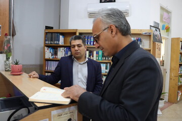 بازدید مدیر کل کتابخانه‌های عمومی از هفت کتابخانه در یزد