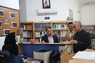 بازدید مدیر کل کتابخانه‌های عمومی از هفت کتابخانه در یزد