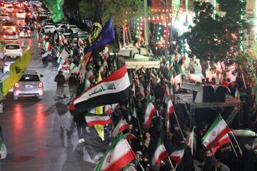 همراهی کتابخانه‌سیار پیک دانایی 8 شهرستان مشهد با خروش شبانه مردم در بیعت با رهبری