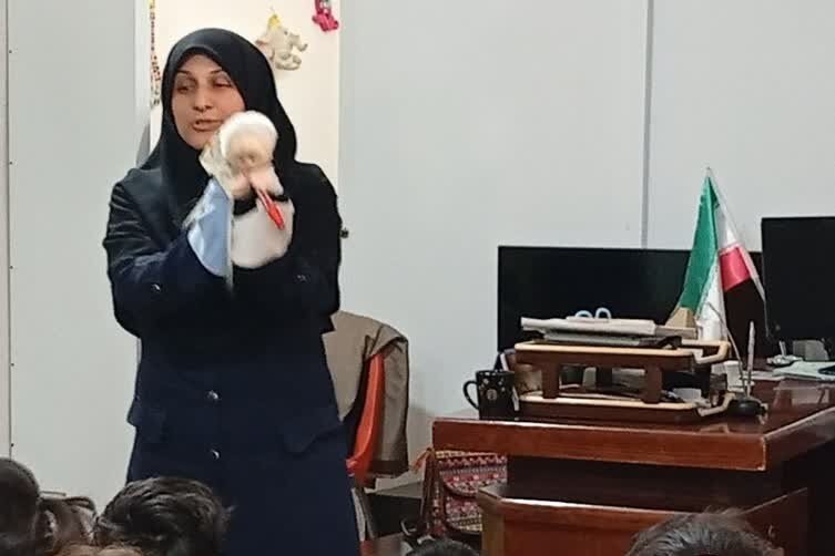 کارگاه «قصه و بازی» با حضور جمعی از کودکان