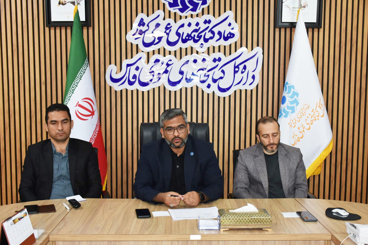 جامعترین نقشه راه ترویج کتابخوانی از رهبر شهید، توشه راه کتابخانهها است / کتابخانههای عمومی در دوران جنگ نقش خود را ایفا کردند