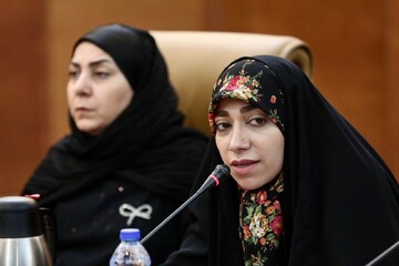 محفل سراسری شعرخوانی"نیمکت های آسمانی"در کتابخانه مرکزی پارک شهر