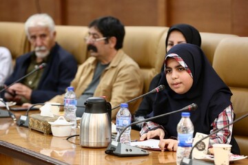 محفل سراسری شعرخوانی"نیمکت های آسمانی"در کتابخانه مرکزی پارک شهر