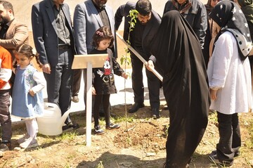 محفل «نیمکت های آسمانی» در رشت