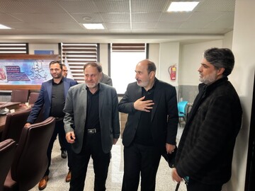 همزمان با سراسرکشور،محفل شعر"نیمکت‌های آسمانی"درکتابخانه موسوی گلشهر زنجان برگزار شد