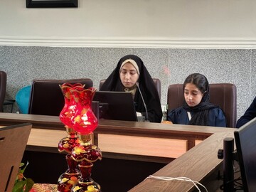 همزمان با سراسرکشور،محفل شعر"نیمکت‌های آسمانی"درکتابخانه موسوی گلشهر زنجان برگزار شد