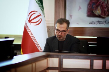 همزمان با سراسرکشور،محفل شعر"نیمکت‌های آسمانی"درکتابخانه موسوی گلشهر زنجان برگزار شد