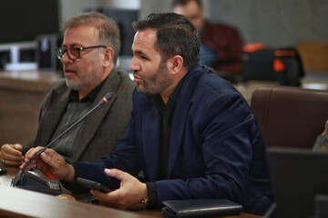 همزمان با سراسرکشور،محفل شعر"نیمکت‌های آسمانی"درکتابخانه موسوی گلشهر زنجان برگزار شد
