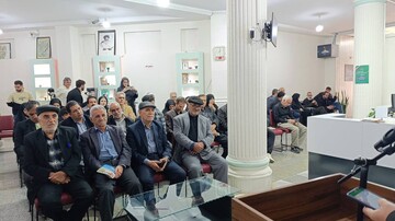 محفل سراسری شعرخوانی «نیمکت‌های آسمانی» در کتابخانه ی عمومی غدیر خرم آباد برگزار شد