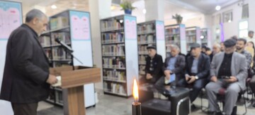 محفل سراسری شعرخوانی «نیمکت‌های آسمانی» در کتابخانه ی عمومی غدیر خرم آباد برگزار شد