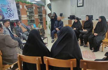 محفل «نیمکت‌های آسمانی»اداره کتابخانه های عمومی شهرستان قرچک در کتابخانه جنت 