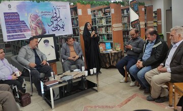 محفل «نیمکت‌های آسمانی»اداره کتابخانه های عمومی شهرستان قرچک در کتابخانه جنت 
