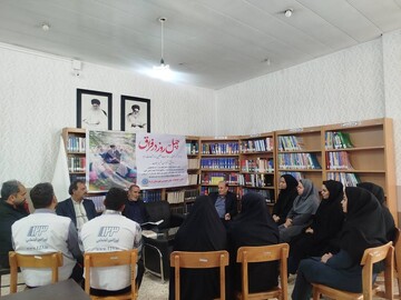 نوای شعر ، محفل نیمکتهای آسمانی در کتابخانه های لرستان طنین انداز شد
