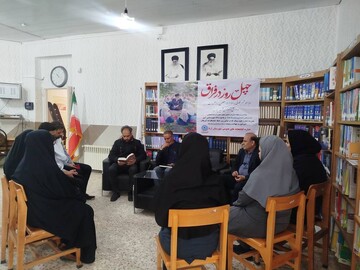 نوای شعر ، محفل نیمکتهای آسمانی در کتابخانه های لرستان طنین انداز شد