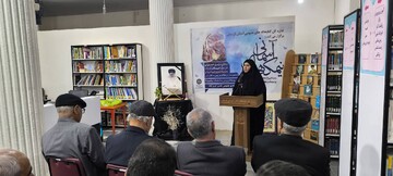نوای شعر ، محفل نیمکتهای آسمانی در کتابخانه های لرستان طنین انداز شد