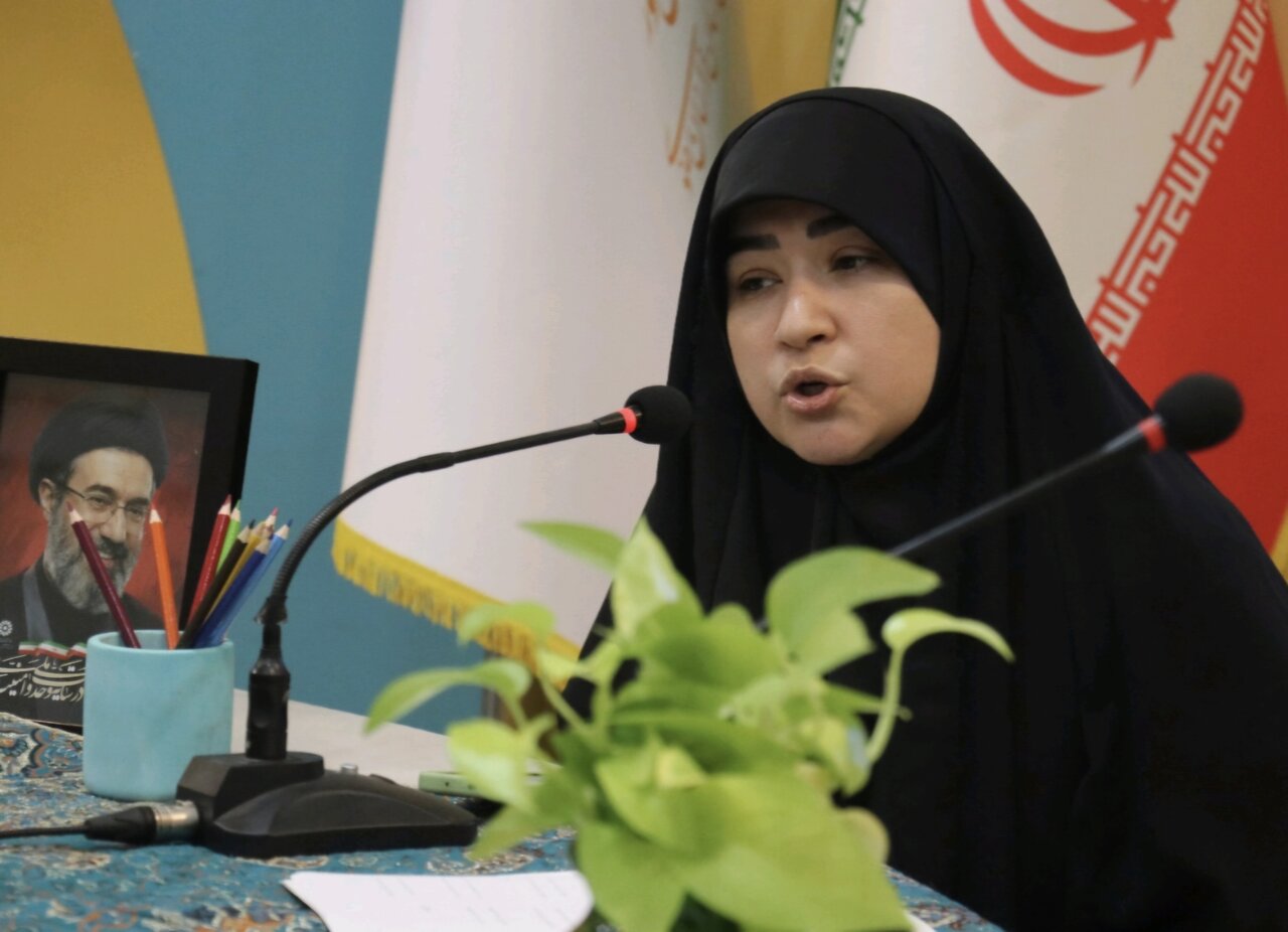 طنین سوگ‌سروده‌های شاعران در محفل سراسری «نیمکت‌های آسمانی»