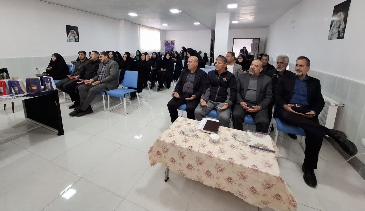 یادمان فرشتگان کوچک مدرسه شجره طیبه میناب در سراسر استان اصفهان برگزار شد