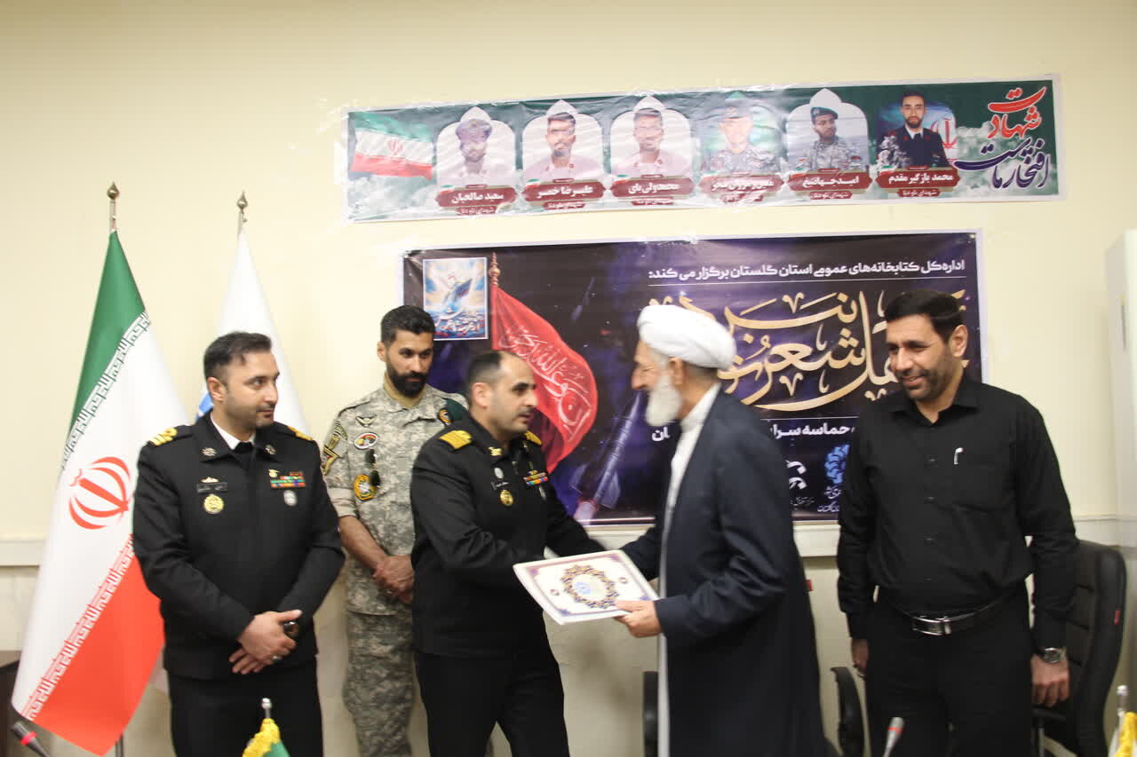 محفل ادبی «نبردِ نور» در گرگان برگزار شد