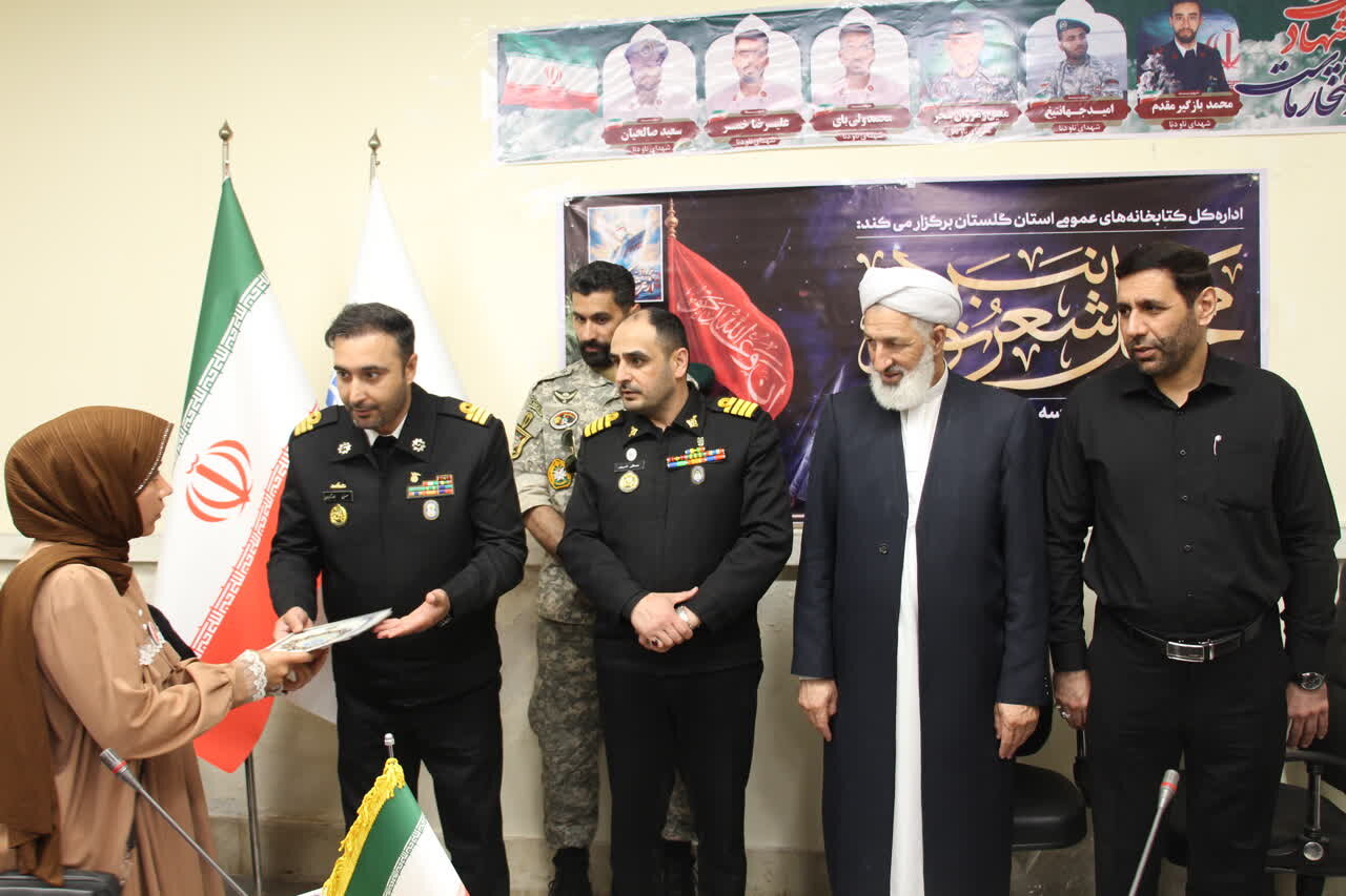 محفل ادبی «نبردِ نور» در گرگان برگزار شد