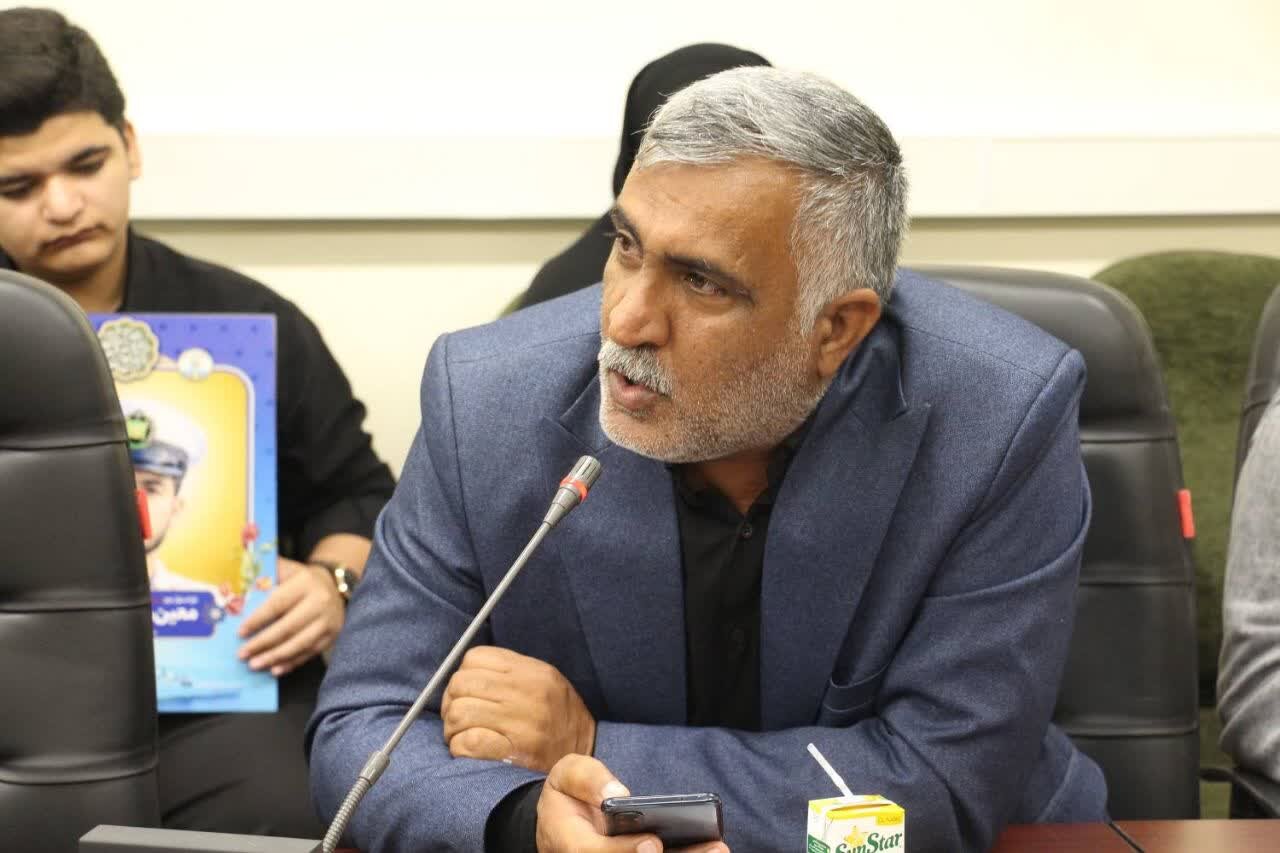 محفل ادبی «نبردِ نور» در گرگان برگزار شد