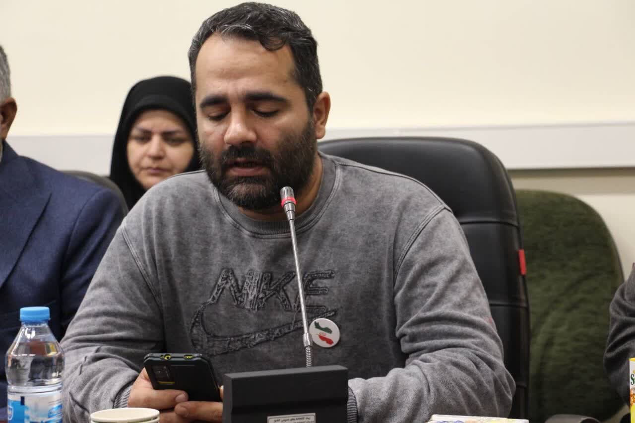 محفل ادبی «نبردِ نور» در گرگان برگزار شد