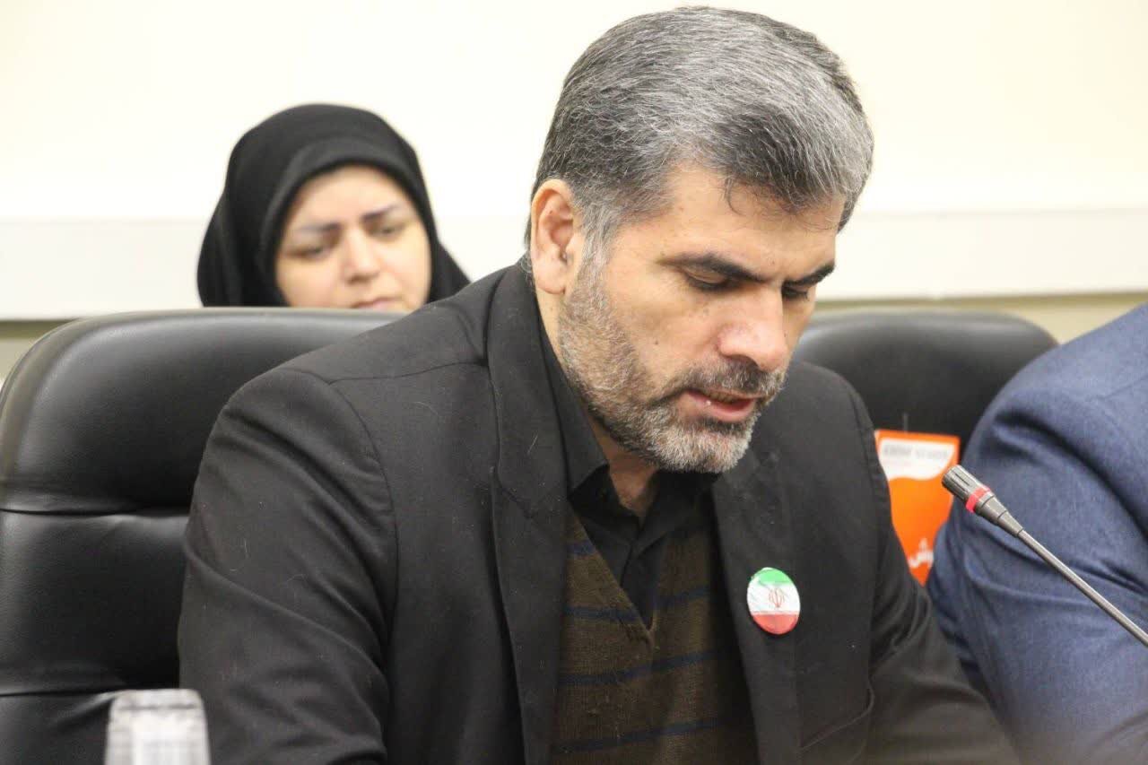 محفل ادبی «نبردِ نور» در گرگان برگزار شد